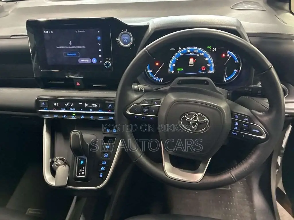 Toyota Noah Hybrid SZ Pearl New 2023