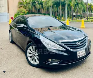 Hyundai Sonata Luxury Sedan Sunroof 2011