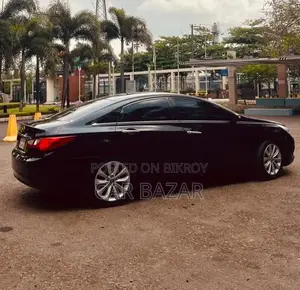 Hyundai Sonata লাক্সারি সেডান সানরুফ ২০১১