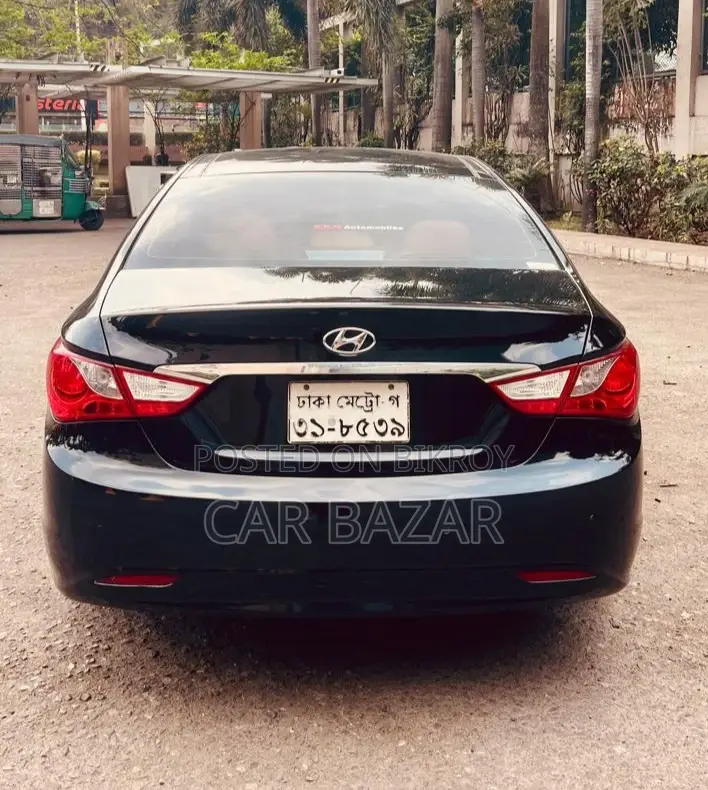 Hyundai Sonata লাক্সারি সেডান সানরুফ ২০১১