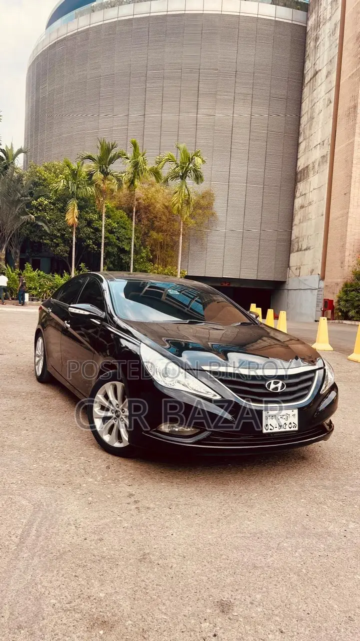 Hyundai Sonata লাক্সারি সেডান সানরুফ ২০১১