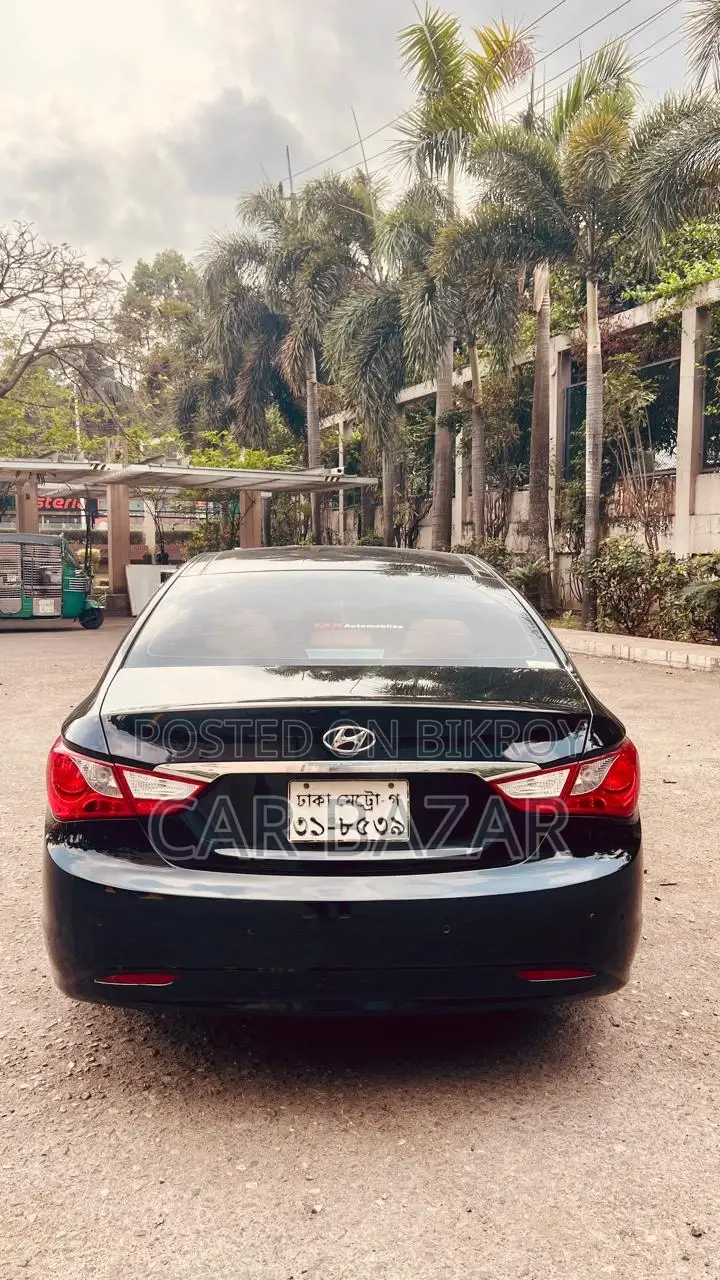 Hyundai Sonata লাক্সারি সেডান সানরুফ ২০১১