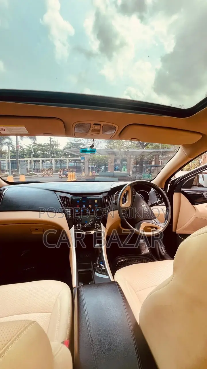 Hyundai Sonata লাক্সারি সেডান সানরুফ ২০১১
