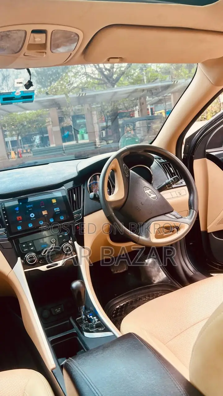 Hyundai Sonata লাক্সারি সেডান সানরুফ ২০১১