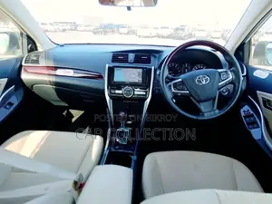 Toyota Premio F-ex 2020
