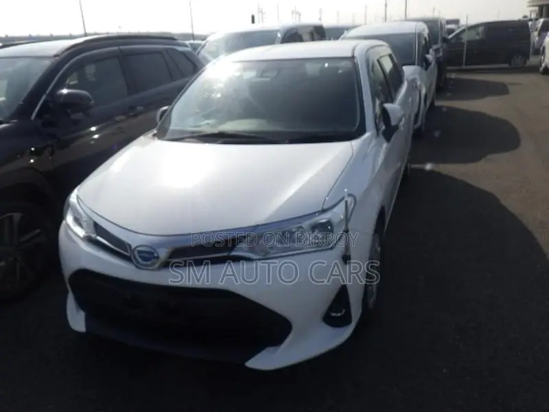 Toyota Fielder Hybrid EX White 2021