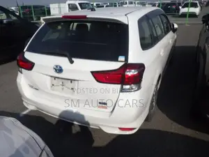 Toyota Fielder Hybrid EX White 2021