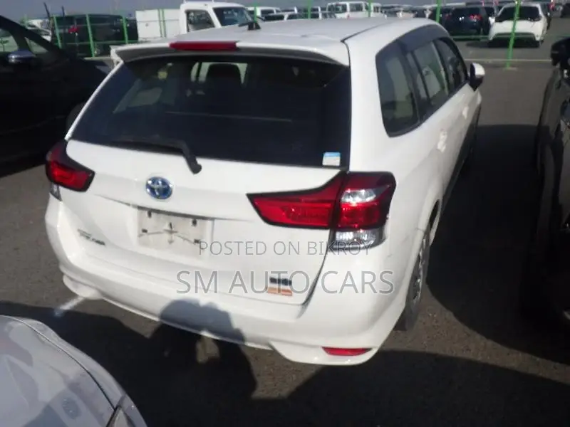 Toyota Fielder Hybrid EX White 2021