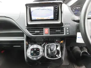 Toyota Noah G 2021