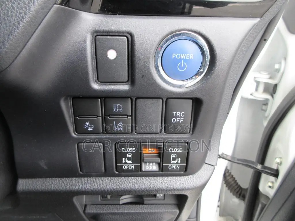 Toyota Noah G 2021