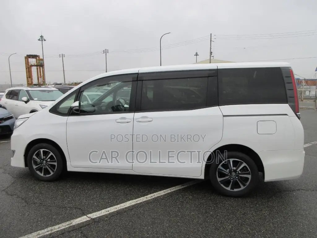 Toyota Noah G 2021