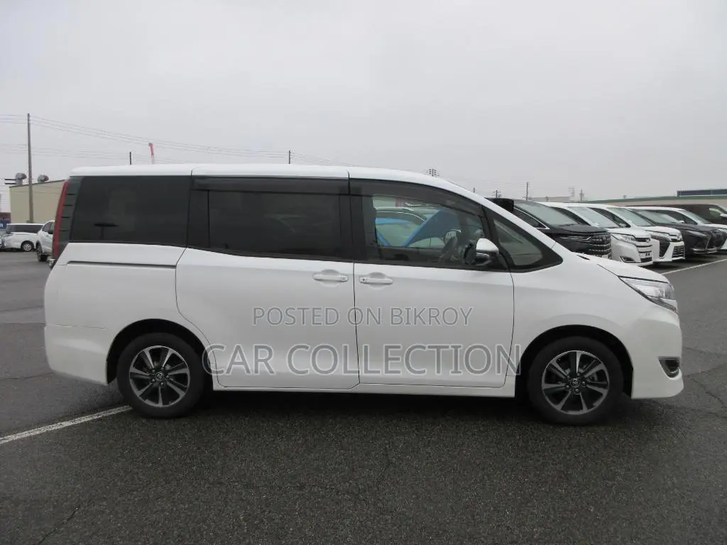Toyota Noah G 2021