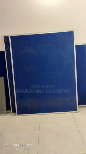 নোটিশ পিন বোর্ড ব্লু ডিসপ্লে