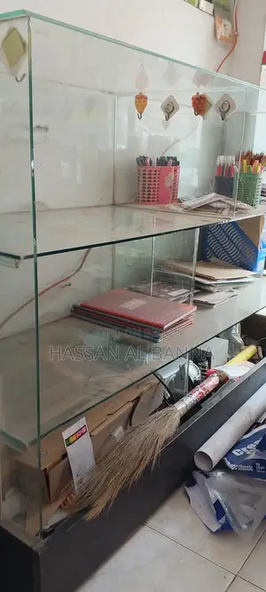 কাঁচের ডিসপ্লে রেক বিক্রয় হবে