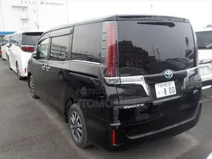 Toyota Esquire GI Leather 2021