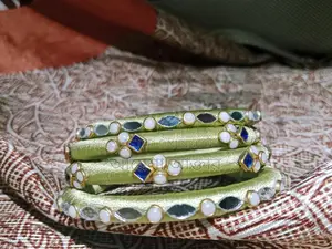 চুড়ি বিক্রি