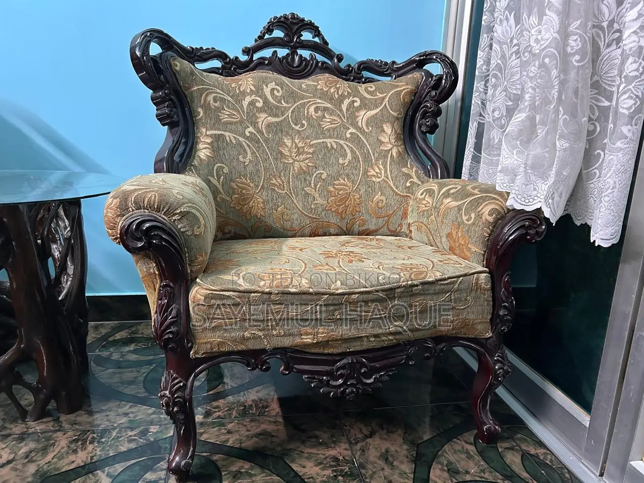সেগুন কাঠের তৈরি সোফা, ডিভান সেট ও টেবিল।
