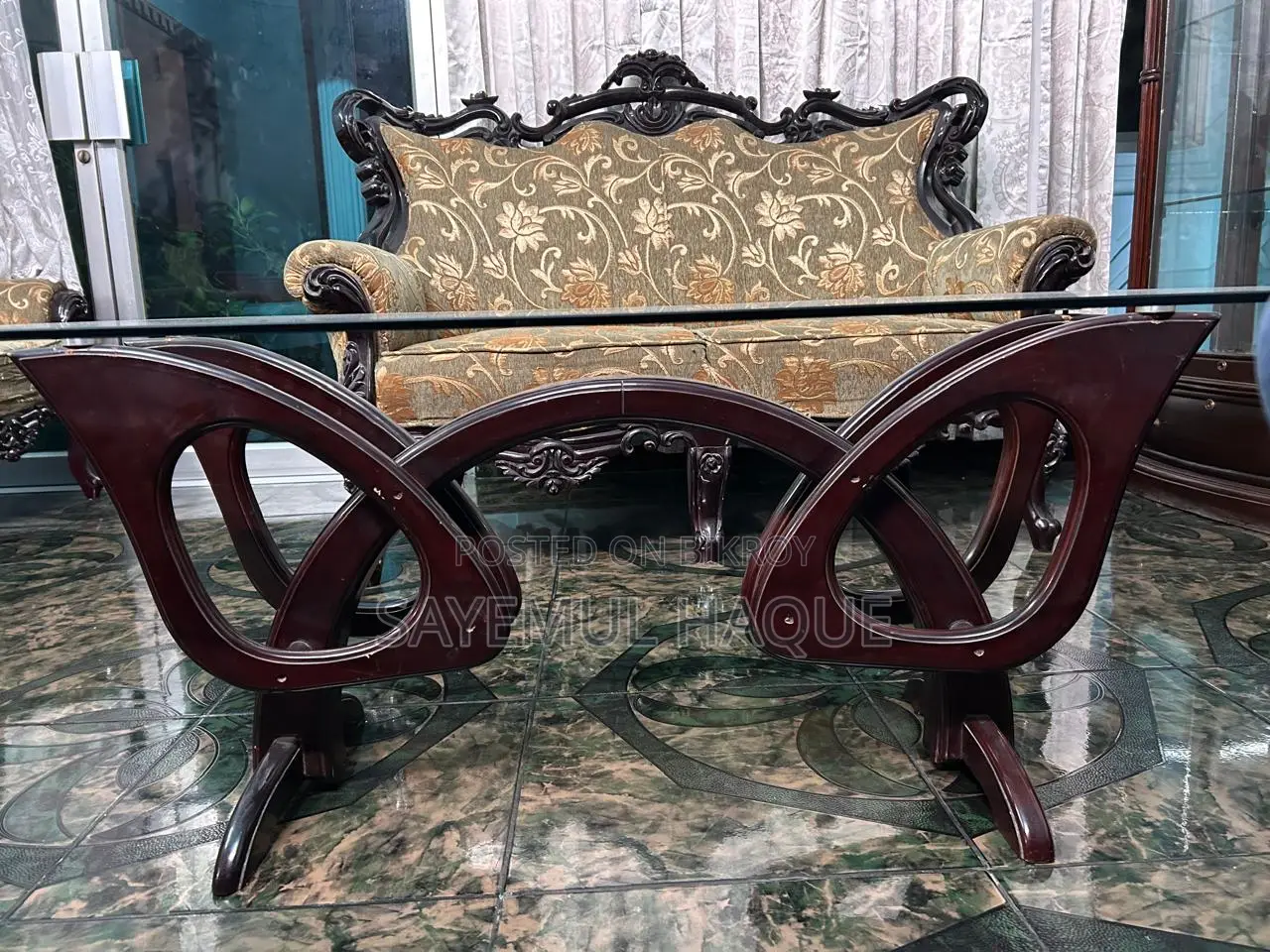 সেগুন কাঠের তৈরি সোফা, ডিভান সেট ও টেবিল।
