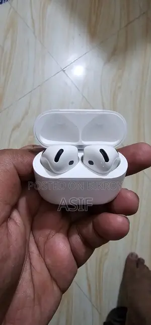 Apple Airpods 4th Gen with Active Noise Cancellation
