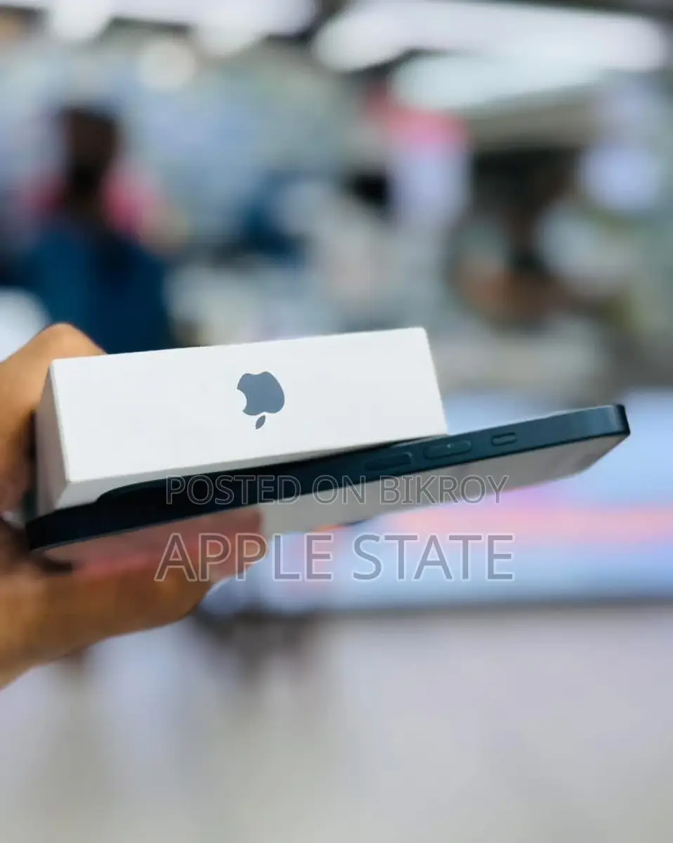 Apple iPhone 13 (Used)