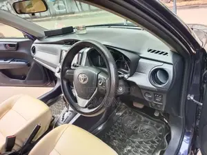 Toyota Fielder Hybrid 2014