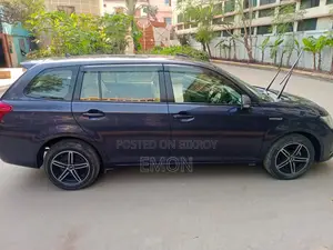 Toyota Fielder Hybrid 2014