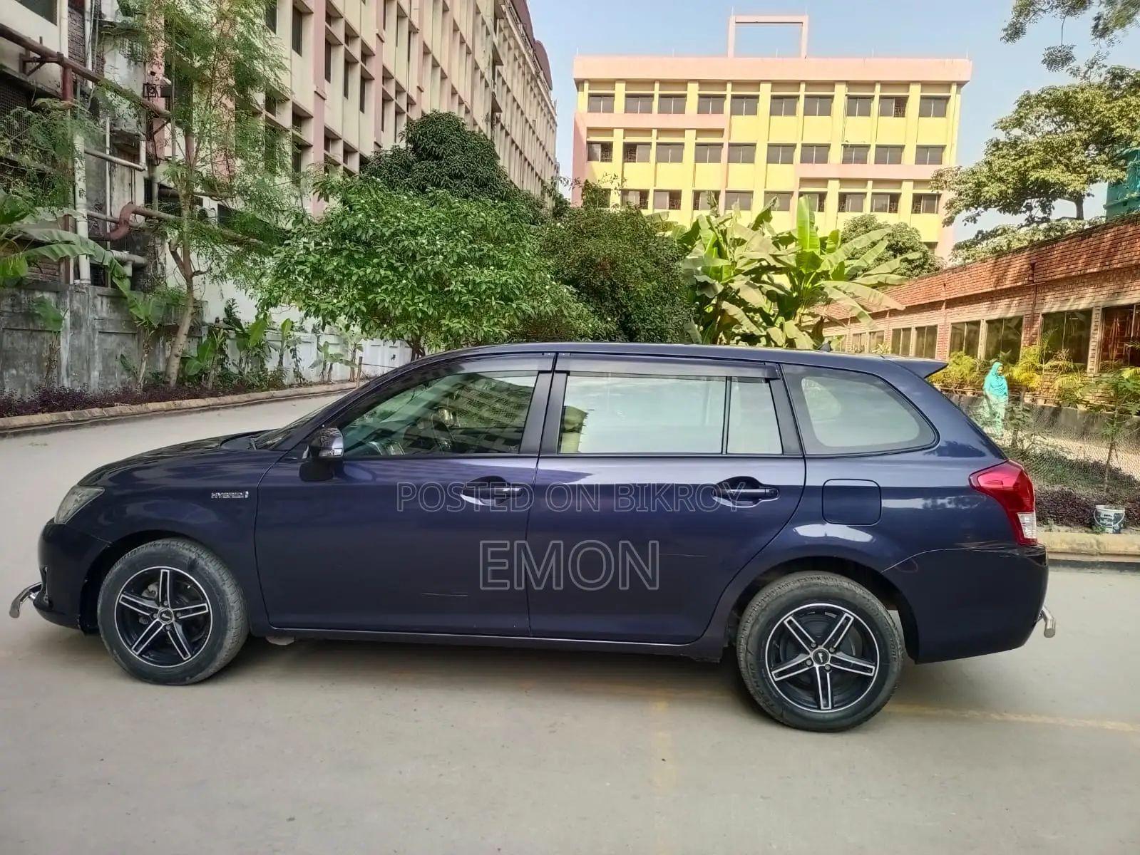 Toyota Fielder Hybrid 2014