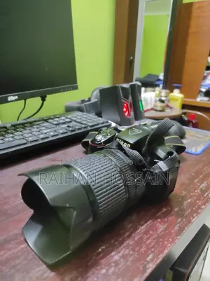 Nikon D5300 with 18-140mm Used