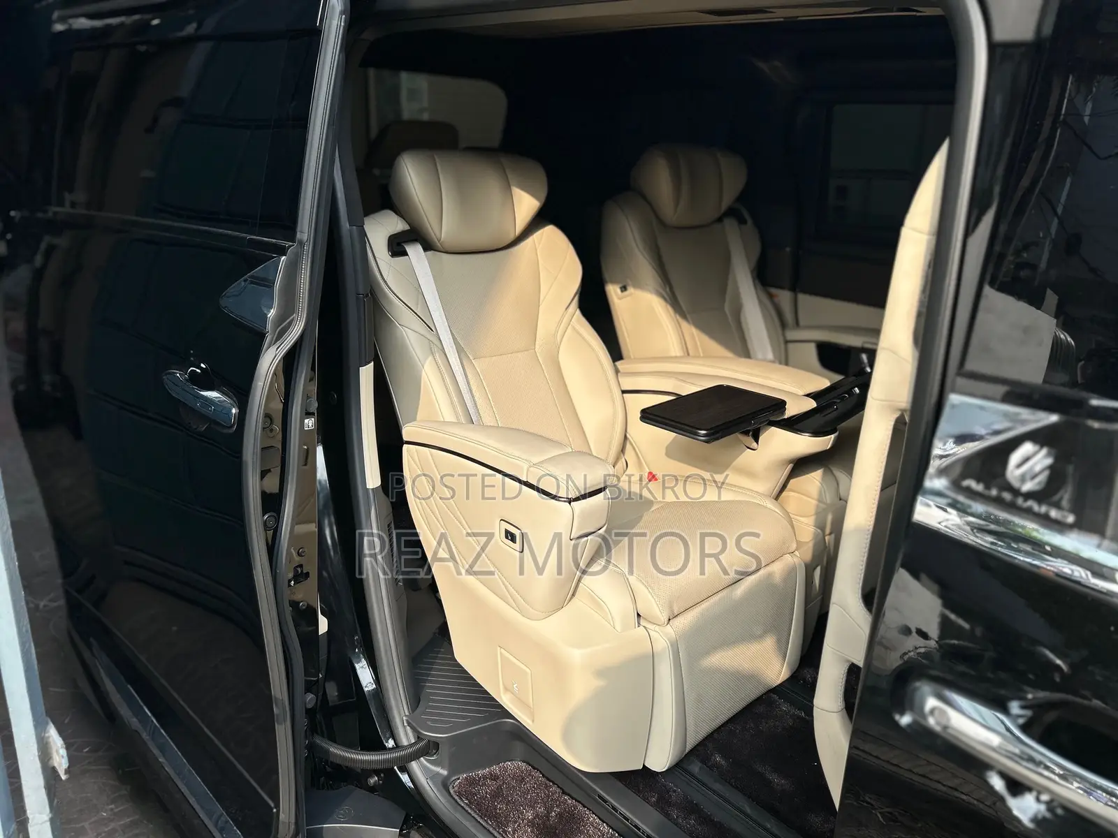 Toyota Alphard EXECUTIVE LOUNGE 2025