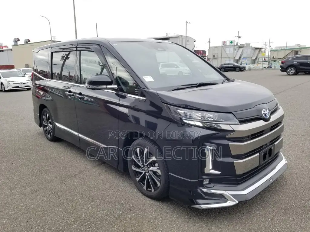 Toyota Noah S-Z 2025