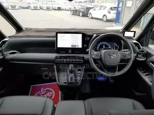 Toyota Noah S-Z 2025