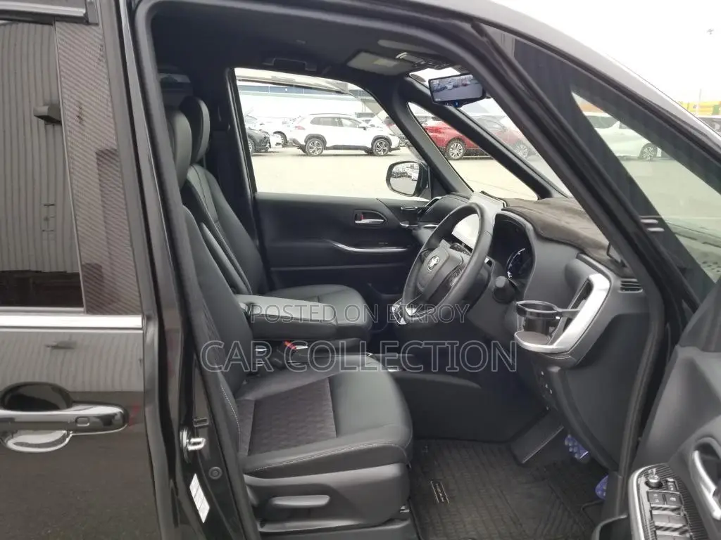 Toyota Noah S-Z 2025