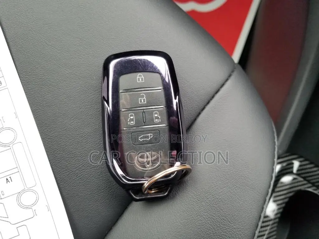 Toyota Noah S-Z 2025