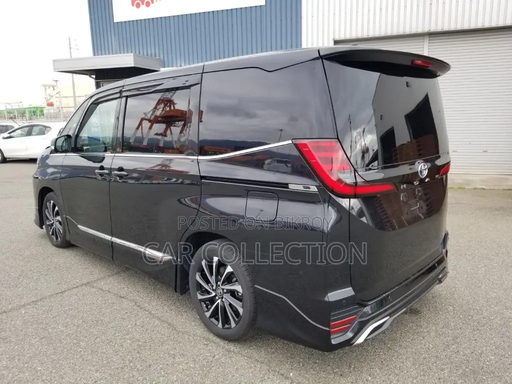 Toyota Noah S-Z 2025