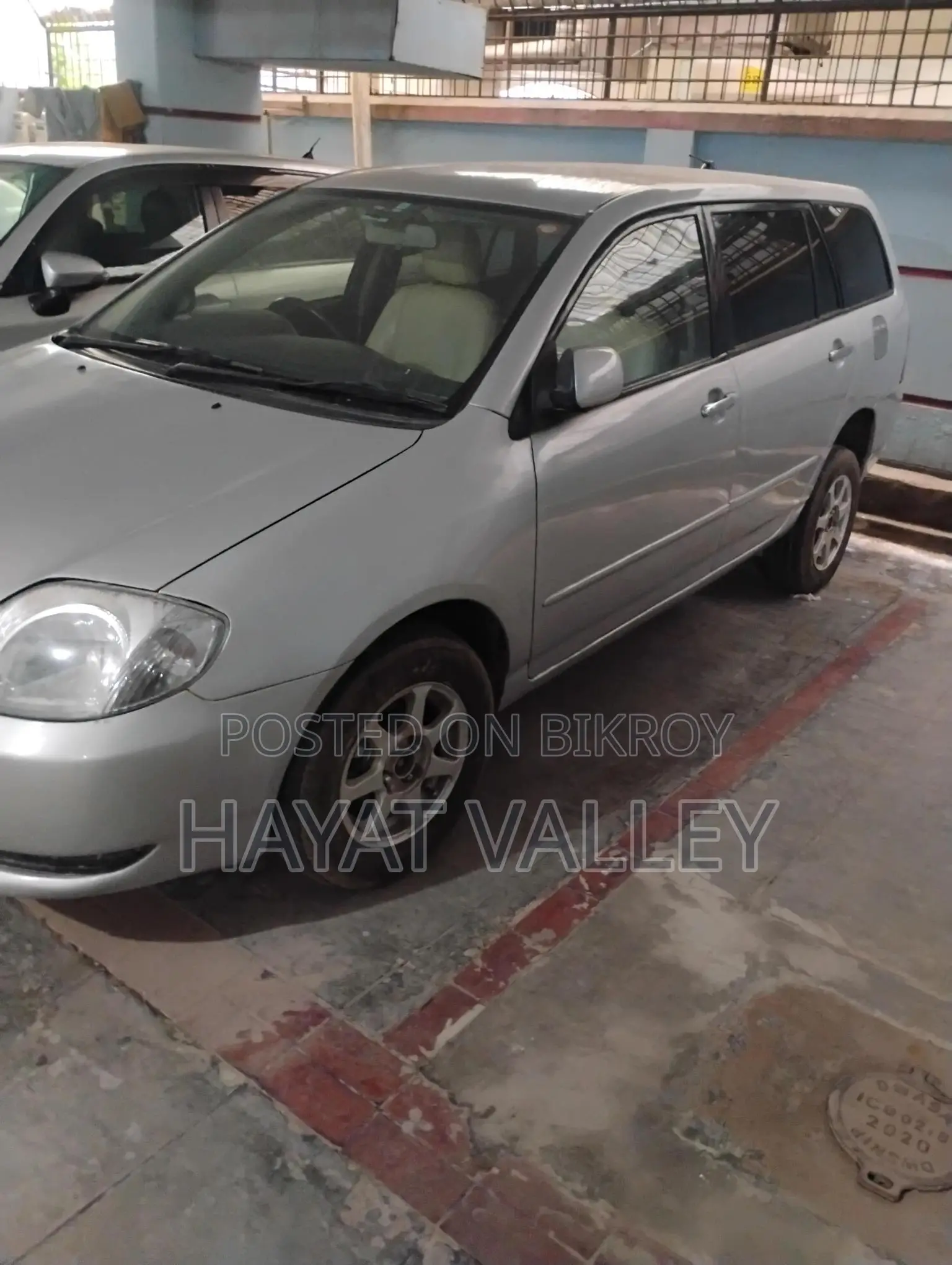Toyota Fielder . 2003