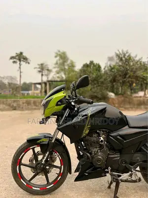 TVS APACHE RTR 150 . 2016