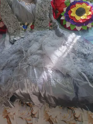 গাউন বিক্রি হবে