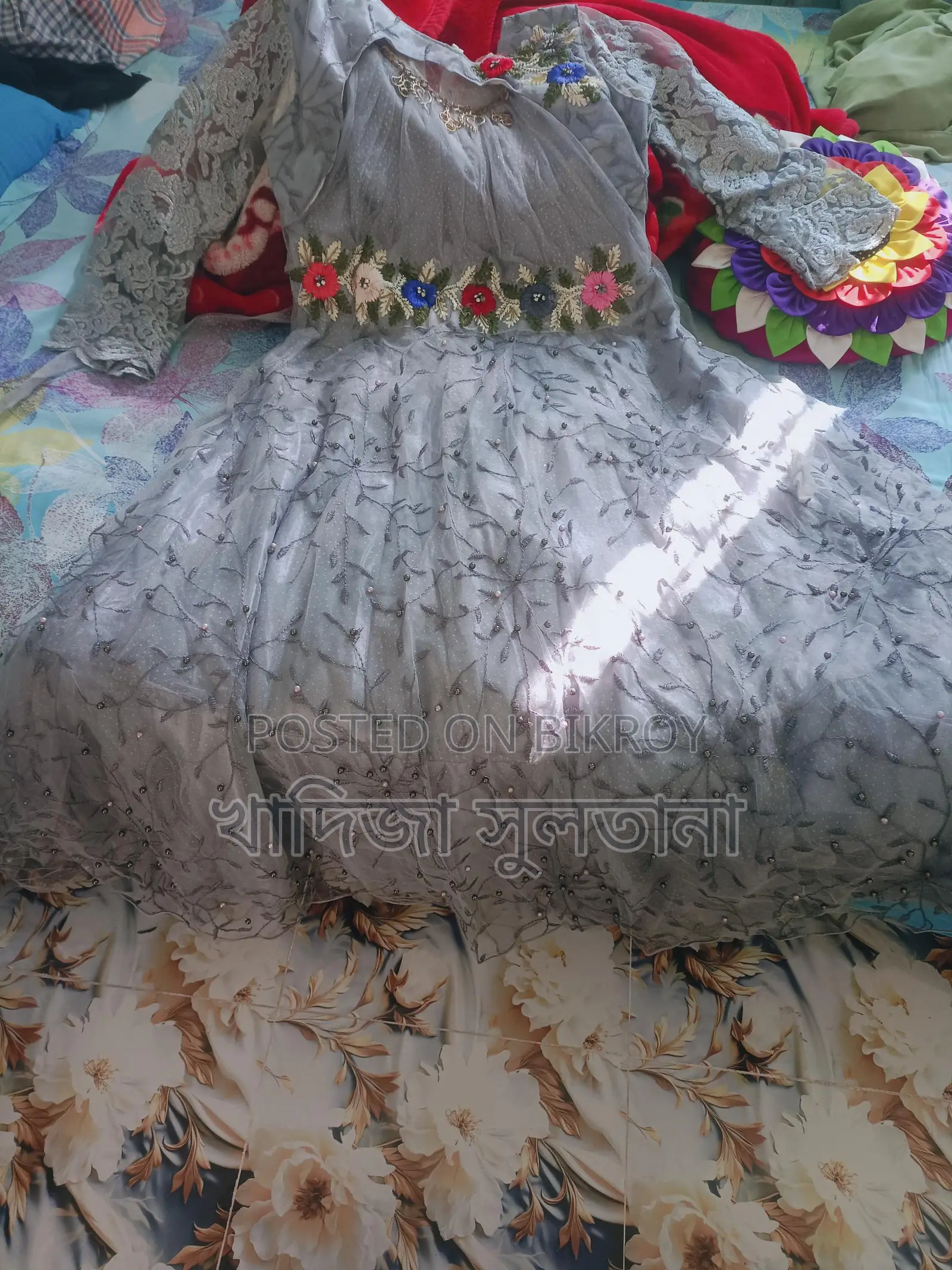 গাউন বিক্রি হবে