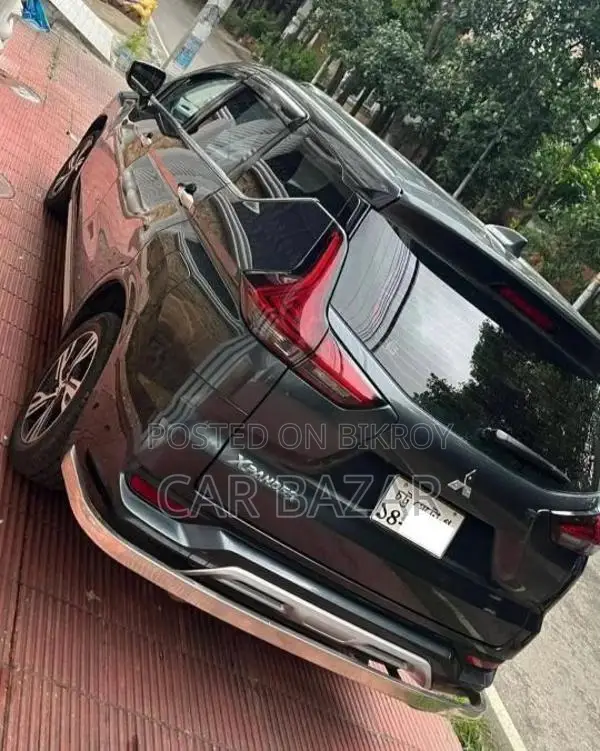 Mitsubishi X-Pander 7Seater Suv 1500Cc 2021