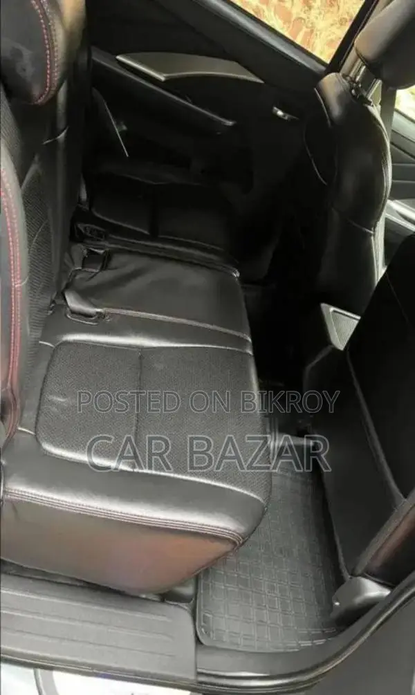 Mitsubishi X-Pander 7Seater Suv 1500Cc 2021