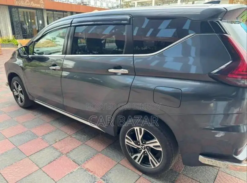 Mitsubishi X-Pander 7Seater Suv 1500Cc 2021