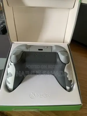 Xbox controller with battery