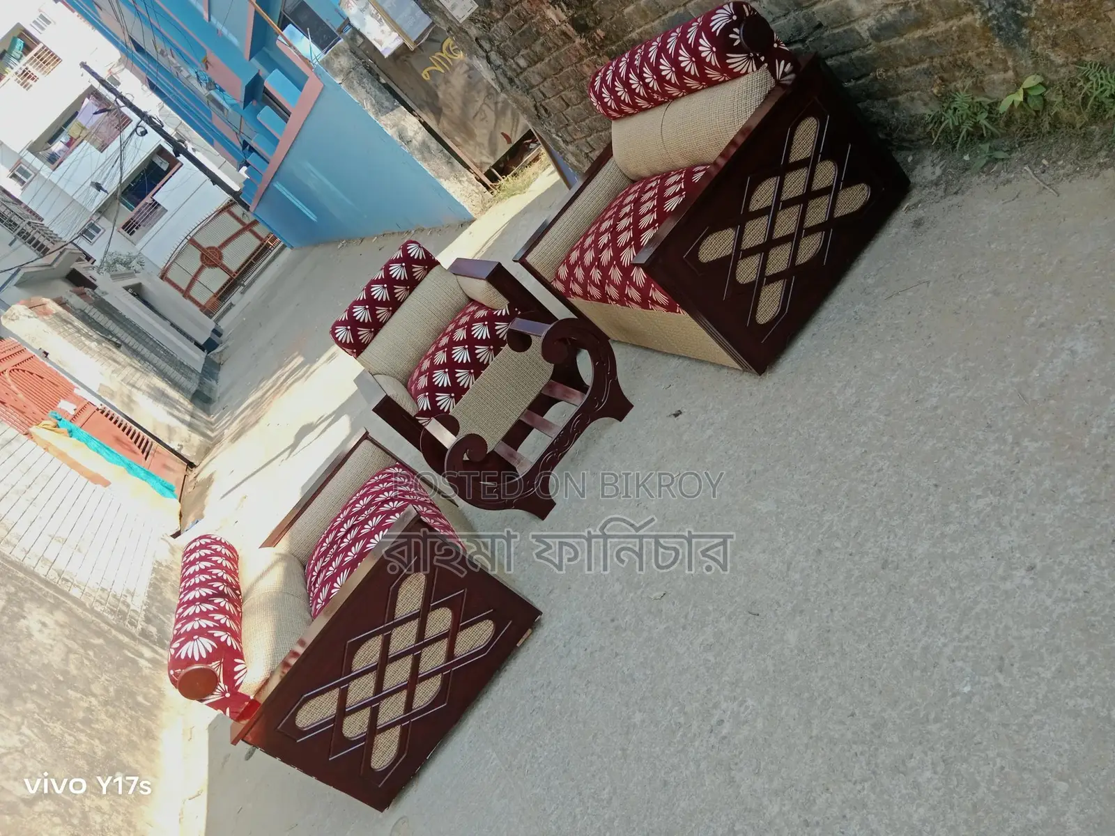 Jali design sofa set with center table