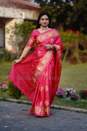 জাপানি সিল্ক শাড়ি এবং ব্লাউজ পিস ফ্রী