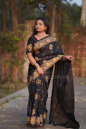 জাপানি সিল্ক শাড়ি এবং ব্লাউজ পিস ফ্রী