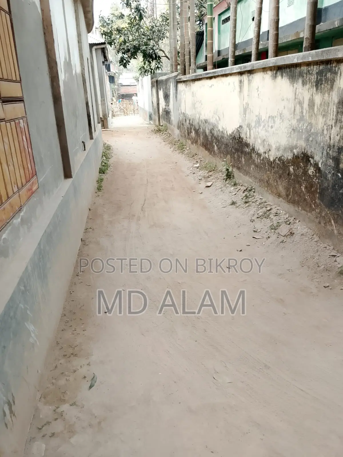 Semi-pucca house with land for sale in Thakurgaon city.