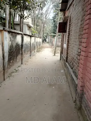 Semi-pucca house with land for sale in Thakurgaon city.