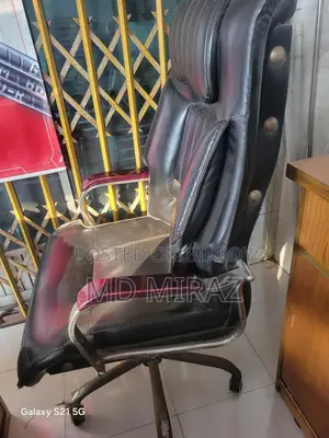 চেয়ার বিক্রির জন্য