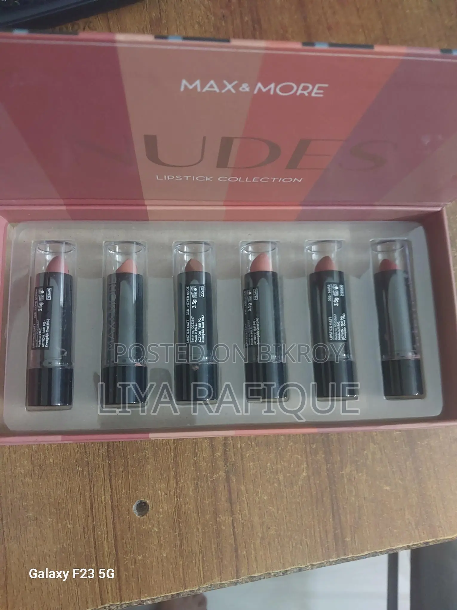 MAX & MORE NUDES লিপস্টিক কালেকশন