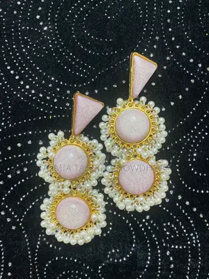 কানের দুল বিক্রির জন্য